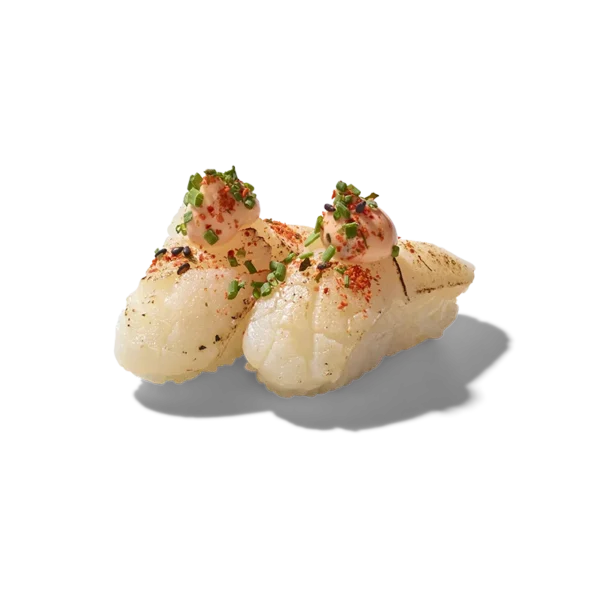 SPICY SCALLOP NIGIRI - kevyesti grillattu kampasimpukka